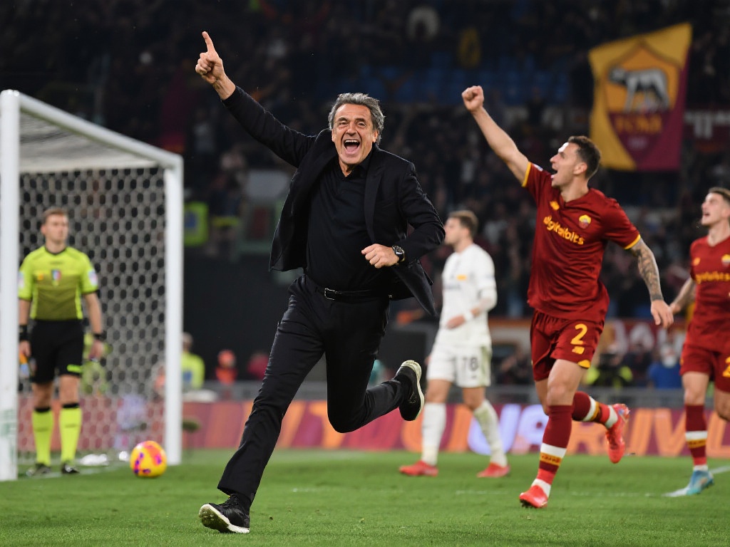 现代足球中 现代足球中